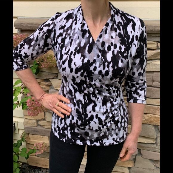 Victor Alfaro black/white zebra pattern sweater, neck overlap scrunched side, XS - Picture 1 of 8